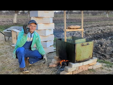 Видео: Вулик служитиме вічно! Проварка вуликів в парафіні від А до Я.