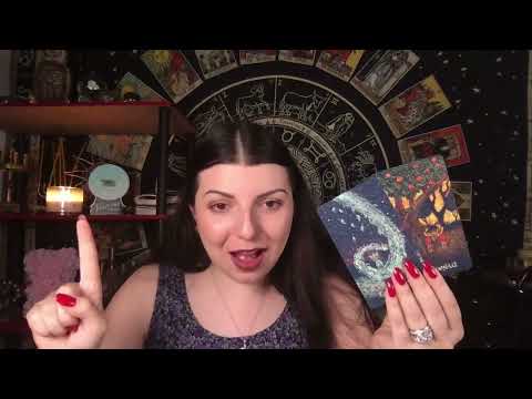 Видео: Почему он молчит? Таро Юлия Петрова