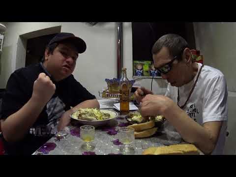 Видео: Ужинаем с Батей Картошка салат мясо и Тверская настойкая