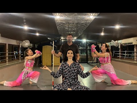 Видео: 35. Все танцуют "Джимми Джимми" на хаусботе! Ашрам Аммы в Амритапури- самое живописное место.