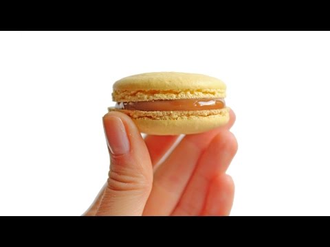 Видео: Как приготовить пирожное МАКАРОН | Macaron | Макарун