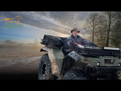 Видео: Будни ферма на Урале/ Наводим порядок на нашем Ранчо/ Первый выезд на большом квадроцикле Атлет