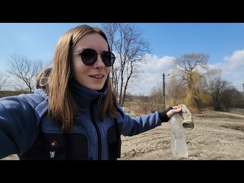 Видео: Повернулася в село, а там росіяни знову насмітили