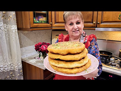 Видео: КОРЖІ НА КЕФІРІ замість хліба. Простий рецепт , без дріжджів! На сковороді.