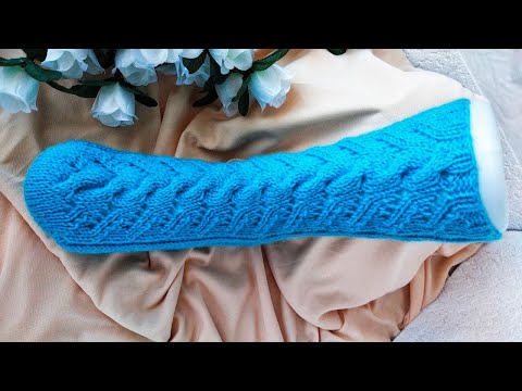 Видео: Узор ручеек на вязаных носках / ажурный, подробный узор, схема в видео.