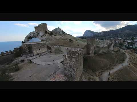 Видео: Судак (КРЫМ) и его окрестности с высоты (Крепость, Горы, Пляж)