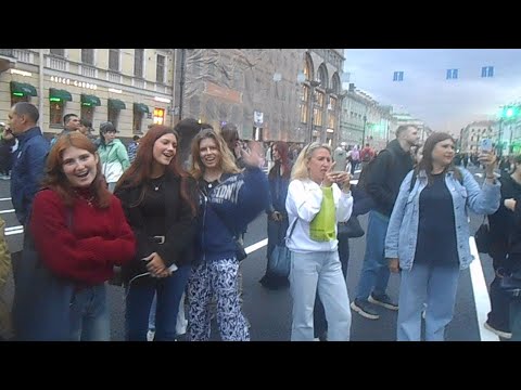 Видео: Уличные музыканты Питер гр. StopTime на Невском 19 августа ч2 - Хочешь