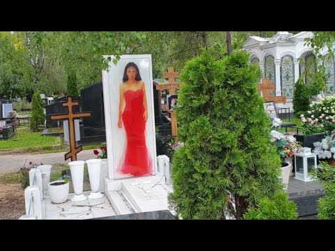 Видео: Необычные, удивительные и просто красивые памятники на могилах Троекуровского кладбища.