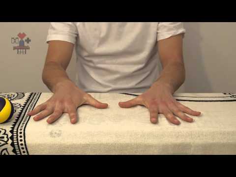 Видео: Комплекс упражнений для разработки суставов пальцев и кисти.