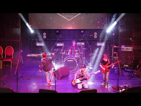 Видео: Красная скала -  Встань, страх преодолей (Ария). 1.05.2023, Gaudi, Киров