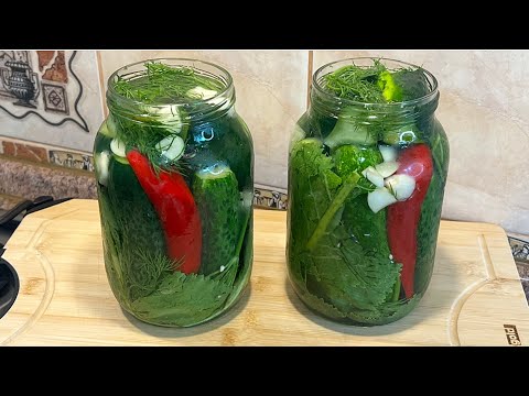 Видео: МАЛОСОЛЬНЫЕ ОГУРЦЫ по МАМИНОМУ РЕЦЕПТУ можно есть на следующий день! Хрустят так, что не передать!