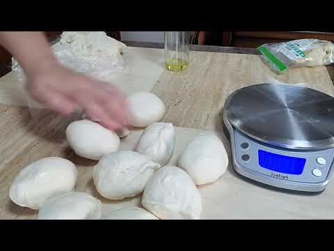 Видео: Амттай бөөрөнхий хуушуур хийх арга / how to making in mongolian food khyyshyyr/