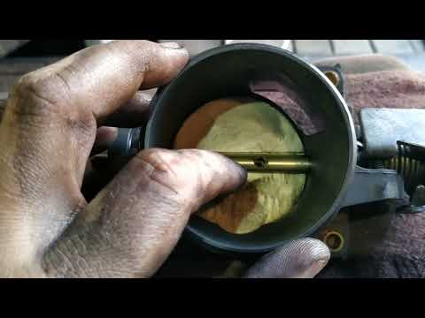 Видео: подкусывает, подклинивает педаль газа Mazda 6