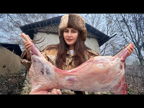 Видео: Деревенская жизнь: настоящий гормех из цельного ягненка | Традиционный афганский рецепт