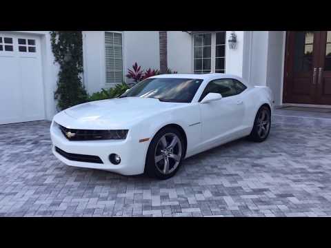 Видео: Обзор и тест-драйв Chevrolet Camaro 2LT RS 2012 года от Bill Auto Europa Naples