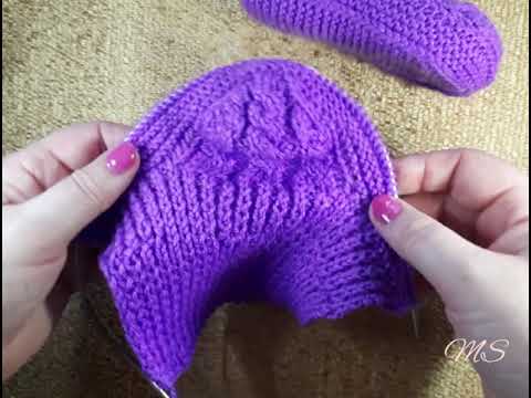 Видео: #вяжуивяжу😉 Пинетки на 2-х спицах без шва узором"Косички".