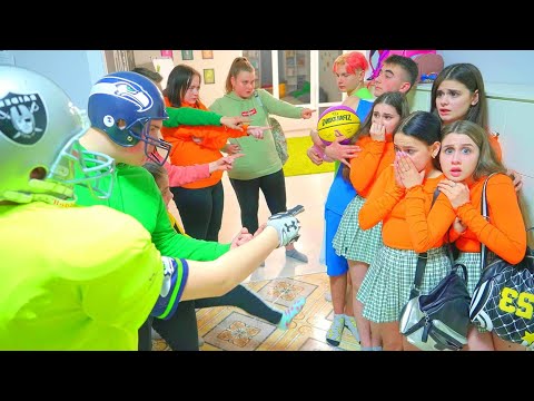 Видео: ВЕЛИКИ СКАНДАЛ У ШКОЛИ! 🥶 Кошаркаши су напали навијачице | Диана је узнемирена | Dijana Схов