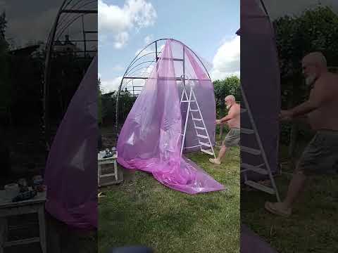 Видео: Теплиця з арматури.