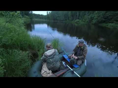 Видео: РЫБАЛКА  НА ДРЯВОЙ ЛОДКЕ / НОЧЁВКА В РАЗРУШЕННОЙ ИЗБУШКЕ НА КУРЬЕ.
