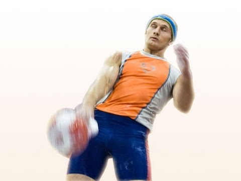 Видео: "Как рвать гирю" с Антоном Анасенко + БОНУС (10-минутный подход в рывке)