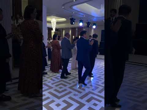 Видео: Папа для Димаша всегда является примером. Оба знают как подзадорить аудиторию