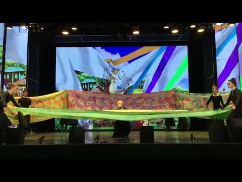 Видео: Женский татарский танец с полотнами