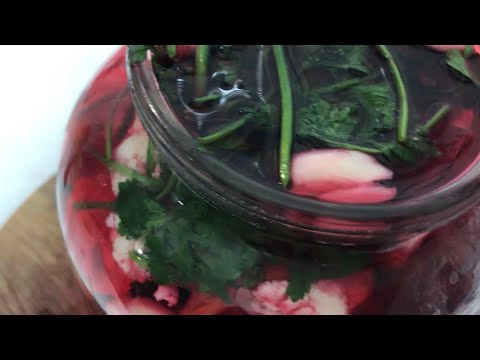 Видео: Квашеная капуста с буряком. Без уксуса.