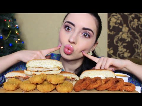 Видео: СМЕШНАЯ СИТУАЦИЯ БАБУШКИ И ТВИКСА / MCDONALDS MUKBANG Ayka Emilly