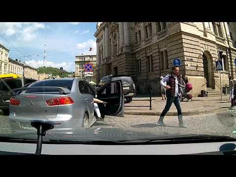 Видео: [20] Вулицями Львова на авто: Менцинського - Тролейбусна (з корками)