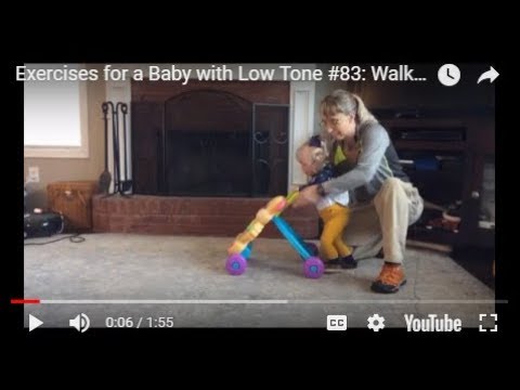 Видео: Упражнения для ребенка с низким тоном #83: Прогулка с игрушкой