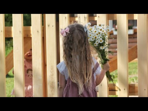 Видео: День рождения Кати, песни под гитару, стройка забора