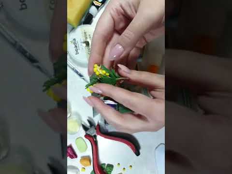 Видео: Мимоза из запекаемой полимерной глины. Часть 1.
