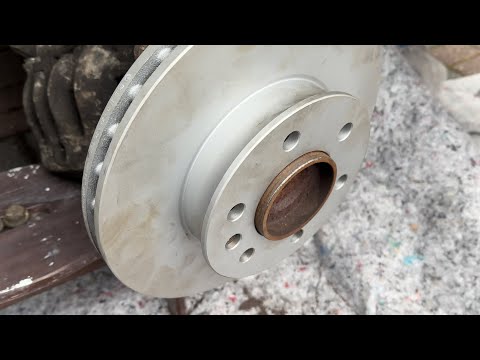 Видео: Замена передних тормозных дисков Sprinter 314D/ замена колодок Sprinter