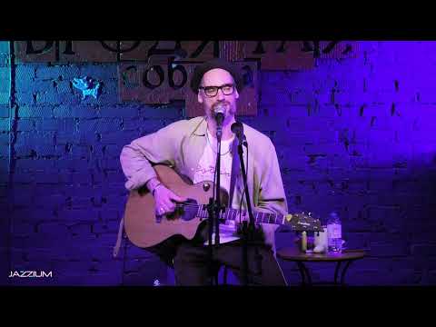 Видео: Василий Уриевский «Весь мир на ладони»