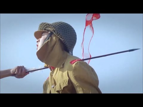 Видео: Китайский охотник входит в позицию японской армии, начинается охотничья игра.