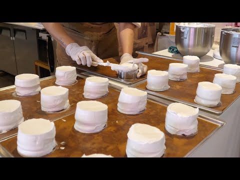 Видео: Хрустящие снаружи и мягкие внутри! Двухъярусный торт безе с начинкой из фруктов