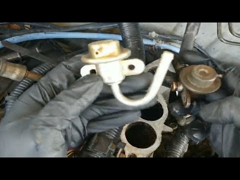 Видео: Заменить регулятор давления топлива Nissan VG33E. Код неисправности P0300.