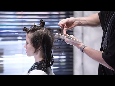 Видео: Как стричь Маллет с использованием Бритвы