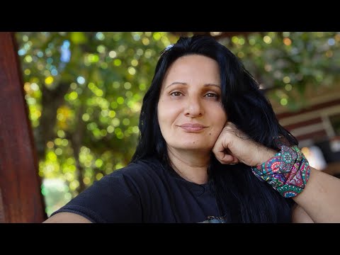 Видео: Живот на село! Градинарски уикенд❤️ Да се погрижим за лехите с доматите през август🍅