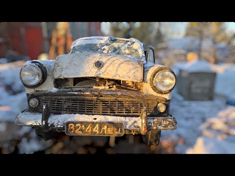 Видео: СПАСАЕМ ВМЕРЗШИЙ В ОГОРОД МОСКВИЧ! Не знаем сколько лет его не заводили...