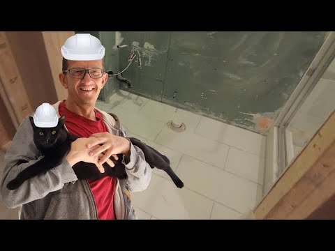 Видео: Levelling, Ditra, floor tiles, grout, silicon done / Вирівнювання,  Ditra, плитка, затиркa, силікон