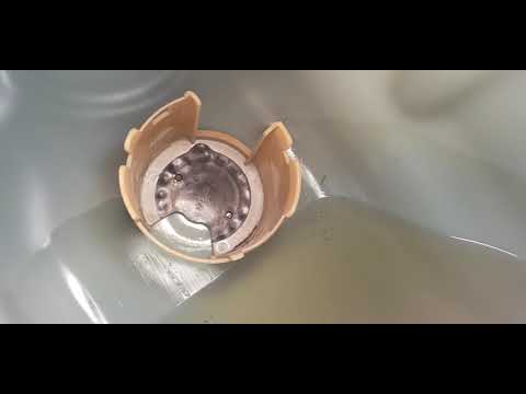 Видео: 2001 F250 с двигателем V10, Эпизод 3: Снятие топливного бака и топливного насоса