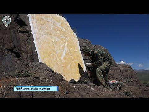 Видео: Петроглифы, о которых не знали учёные, обнаружил на Алтае новосибирский художник