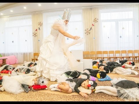 Видео: Авторська робота Інни Борисенко_Новорічний Пінгвіленд - ігрове родинне свято_мол_гр-па