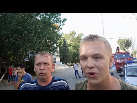 Видео: Ростов-на-Дону. Недетская заварушка у детского парка. Часть 3. Наехал и раздербанил видеокамеру.