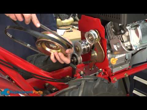 Видео: Как заменить ремень переднего привода на культиваторе Troy-Bilt Super Bronco (артикул 954-04090)
