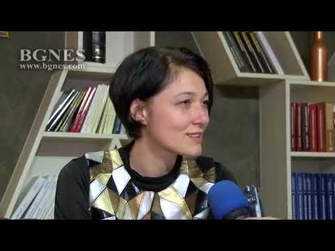 Видео: Битката с рака на гърдата "Годината на осемте химии" с автор Петя Накова