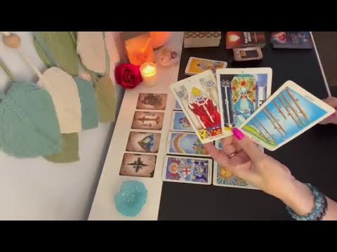 Видео: БЛИЗНЕЦЫ - КТО-ТО СНОВА ВЛЮБЛЯЕТСЯ В ТЕБЯ... ЛЮБОВЬ К ТАРО Гадание на картах Таро