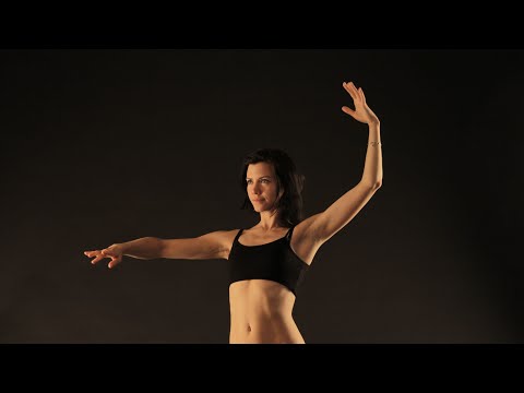 Видео: Пластичность в Tribal Fusion (открытое занятие).