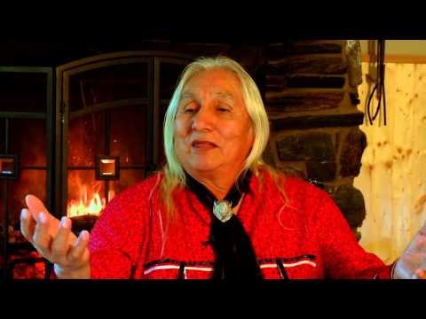 Видео: История происхождения племени Лакота от старейшины Дуэйна Холлоу Хорн Бэра